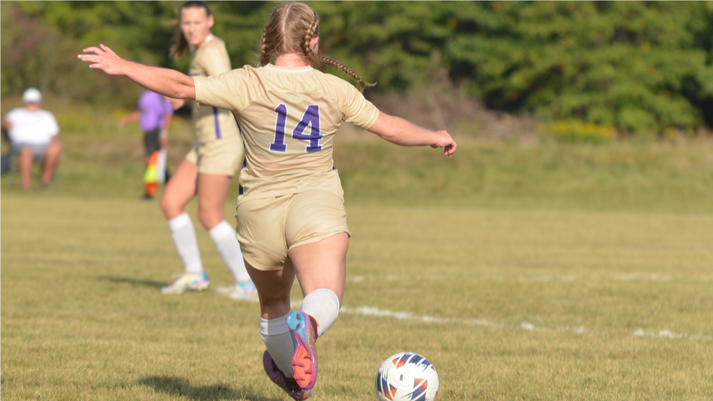 Women's Soccer concedes late goal in home loss to Great Lakes Christian