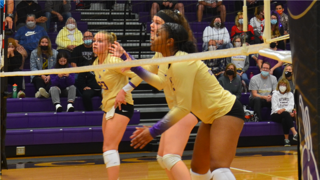 Volleyball falls in home opener against Wilmington